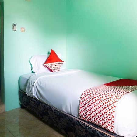 Oyo 3095 Semarapura Homestay Makassar Extérieur photo