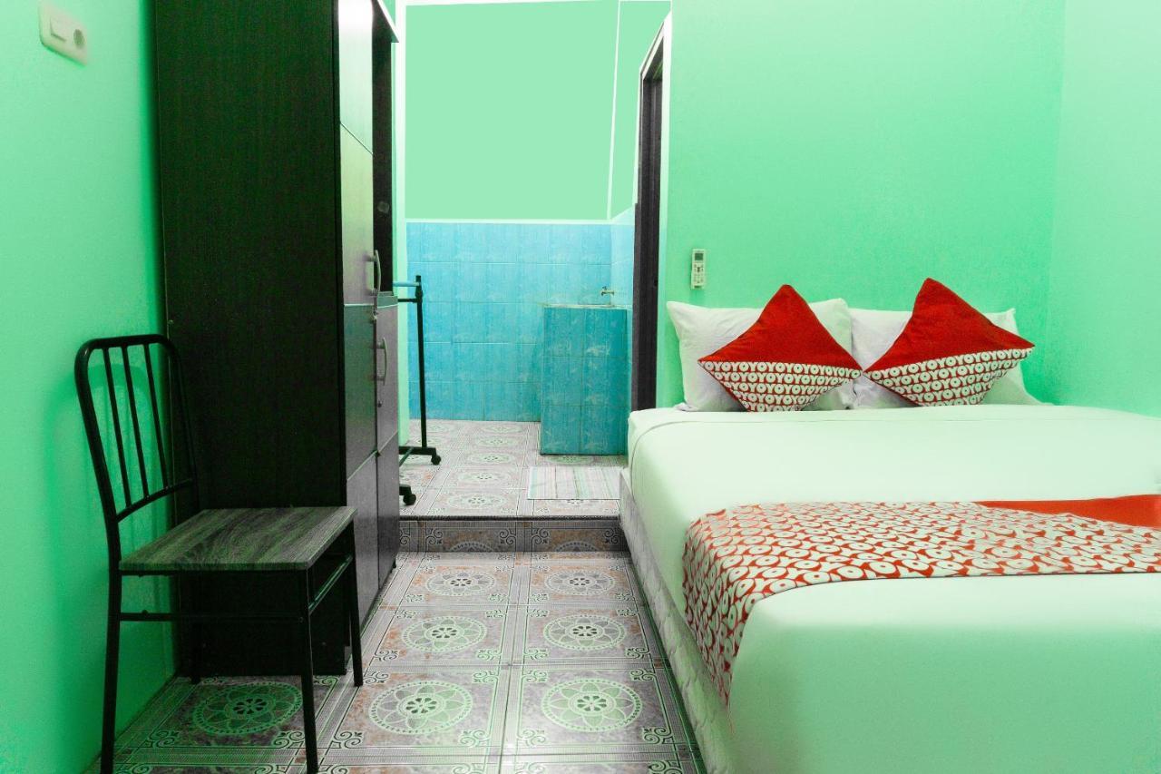 Oyo 3095 Semarapura Homestay Makassar Extérieur photo
