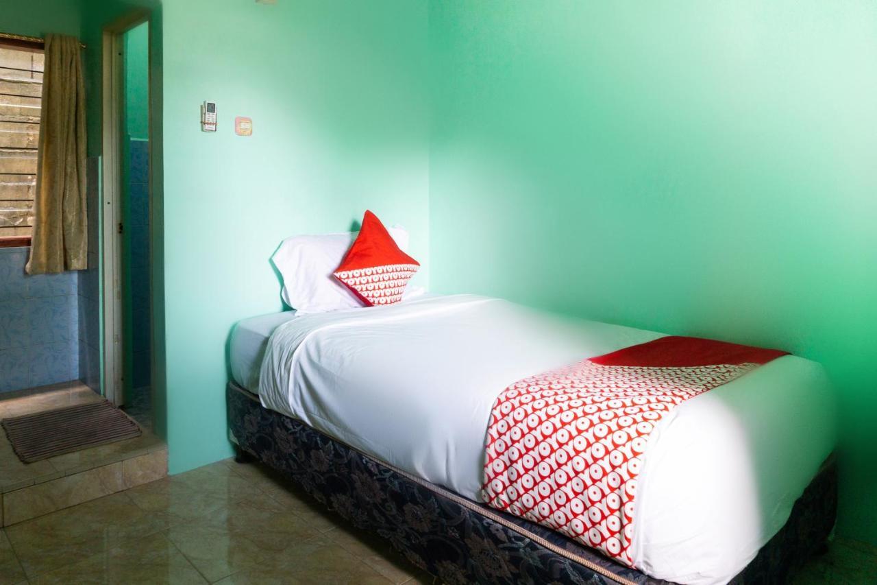 Oyo 3095 Semarapura Homestay Makassar Extérieur photo