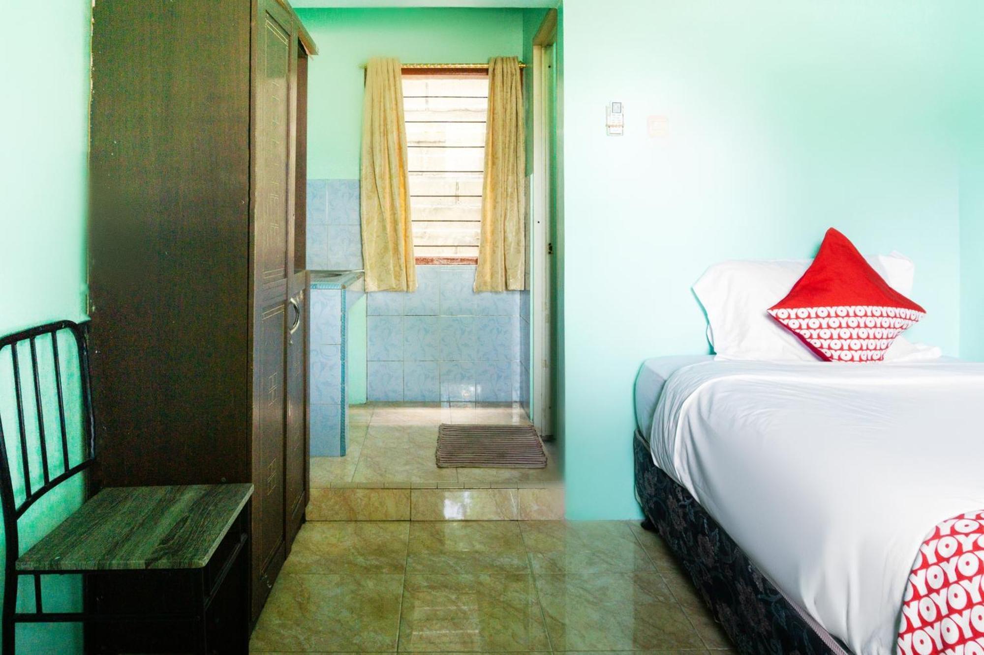 Oyo 3095 Semarapura Homestay Makassar Extérieur photo
