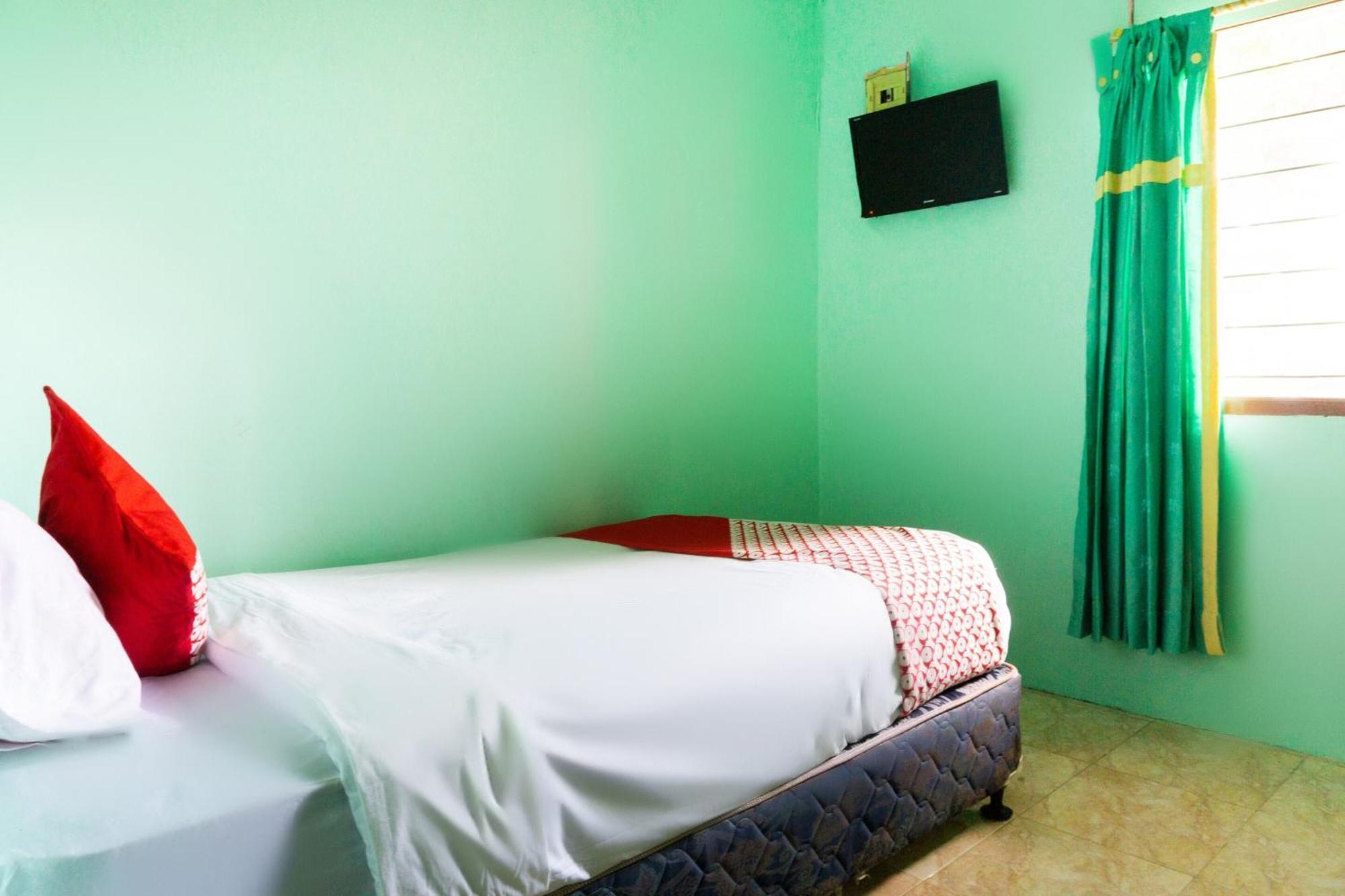 Oyo 3095 Semarapura Homestay Makassar Extérieur photo