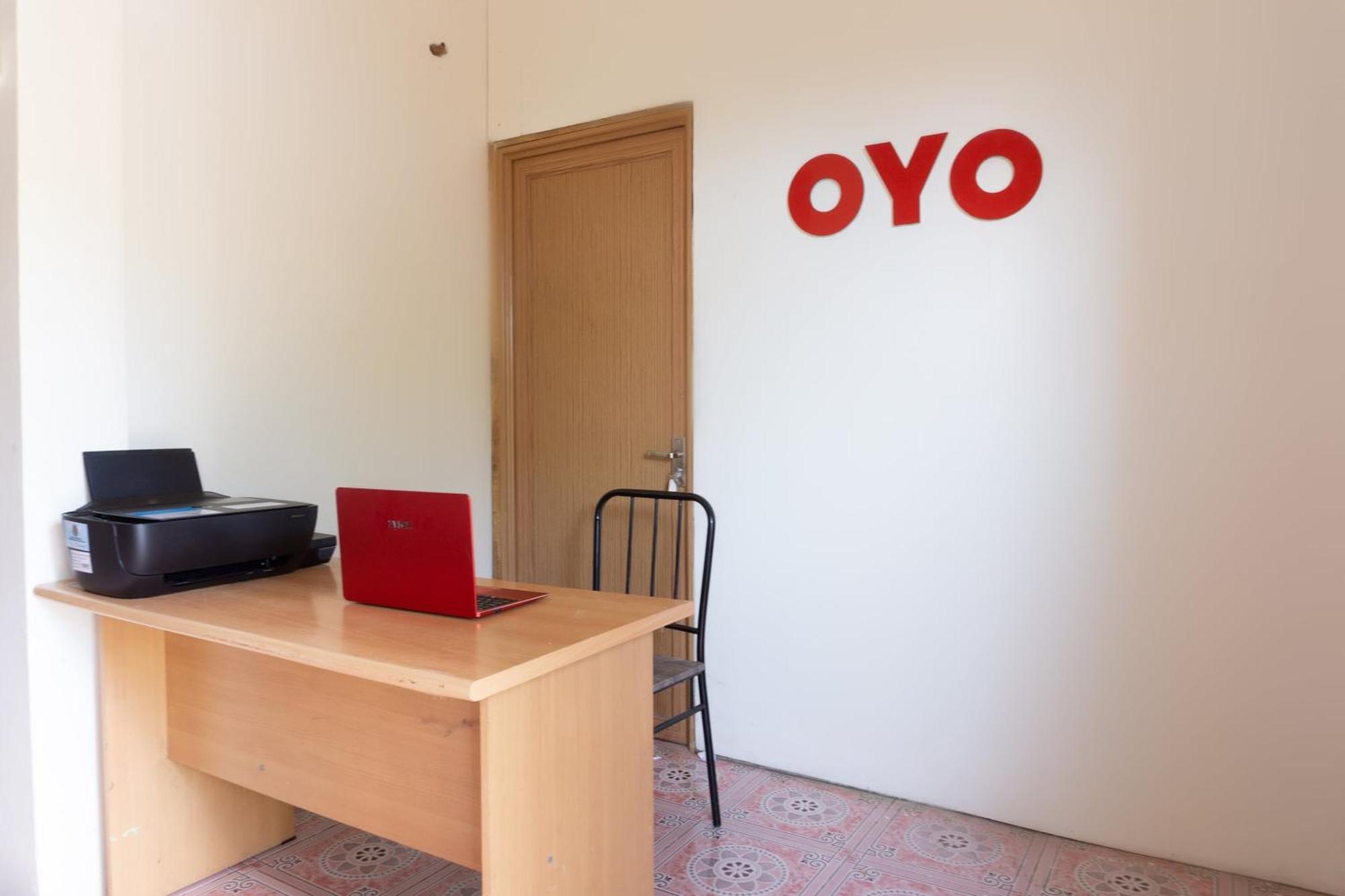 Oyo 3095 Semarapura Homestay Makassar Extérieur photo